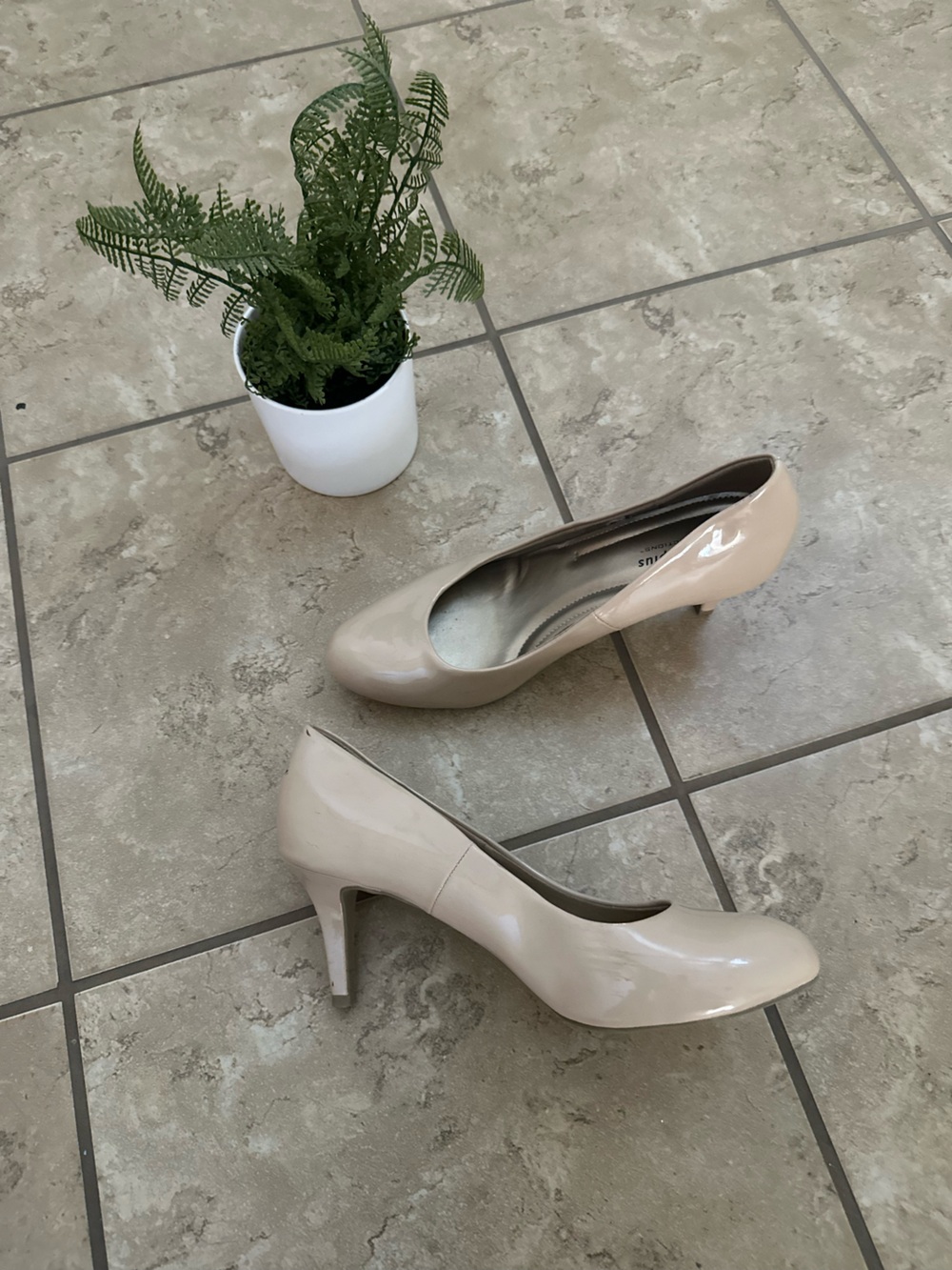 NUDE HEELS